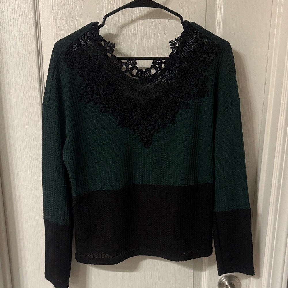 Elegant Green and Black Lace Women's Top